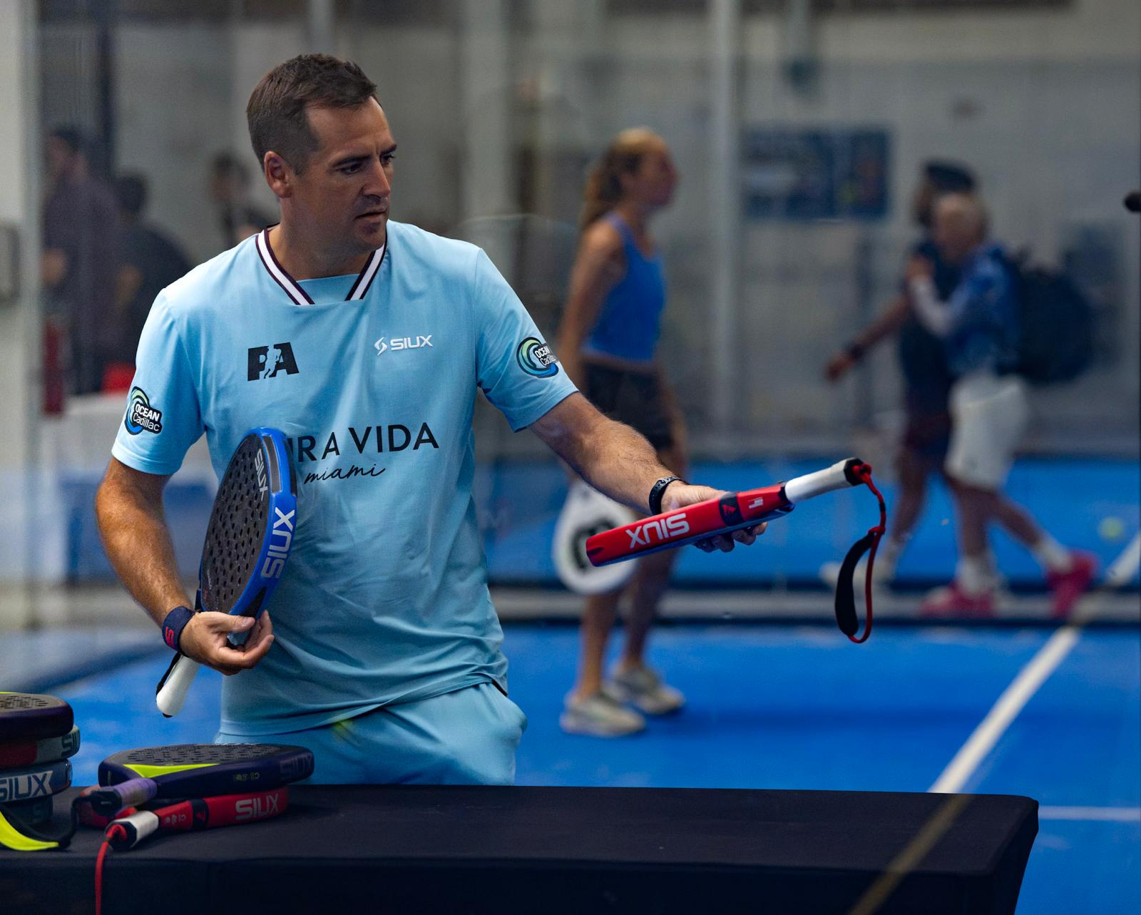 Peter Alonso playing padel