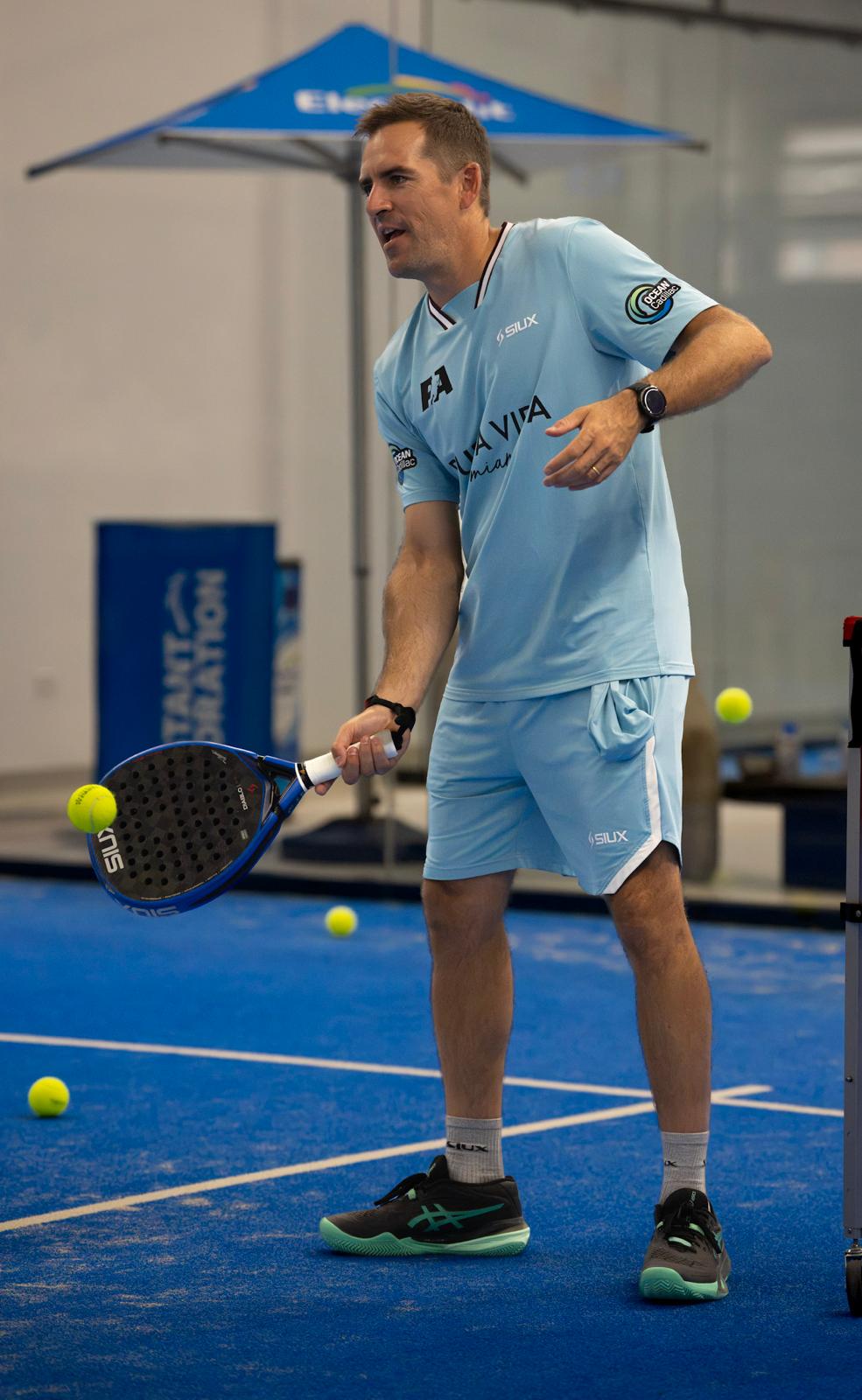 Peter Alonso demonstrating on court